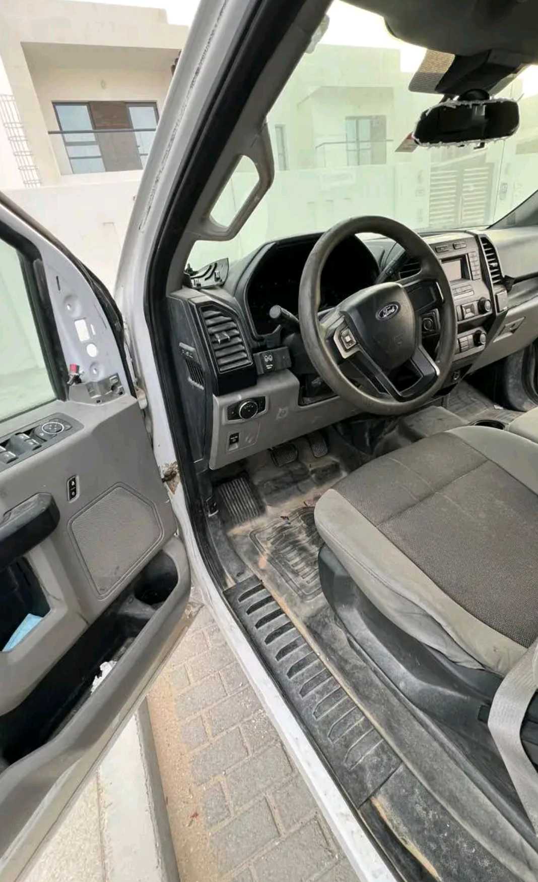 Car Image 2019 FORD F-150 Lariat