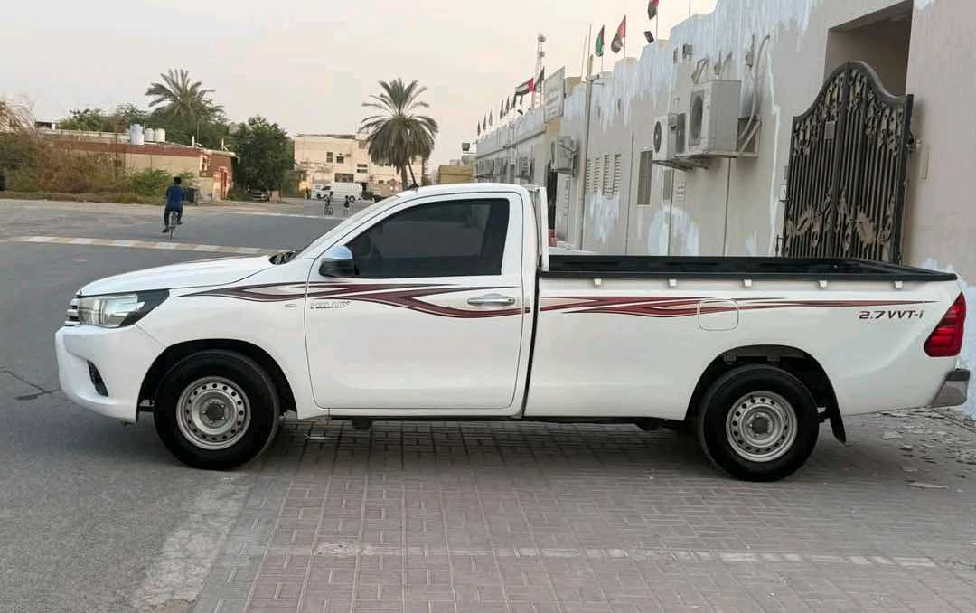 Car Image 2016 TOYOTA HILUX 