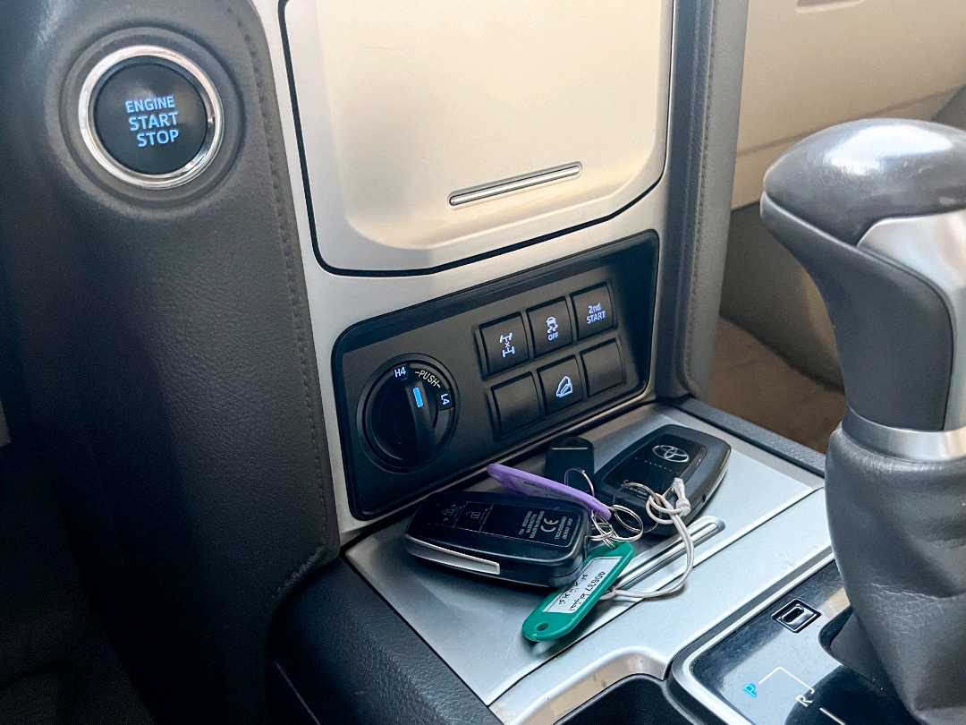 Car Image 2019 TOYOTA Prado EXR