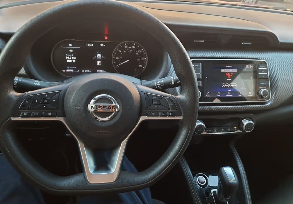 Car Image 2018 NISSAN KICKS 