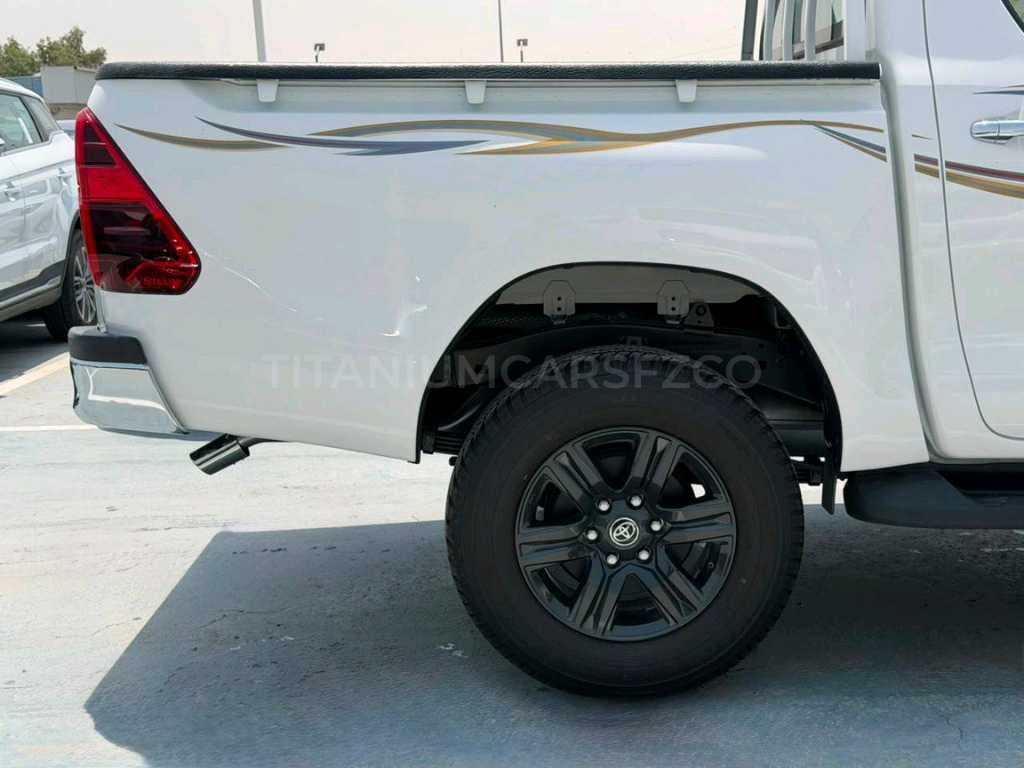 Car Image 2026 TOYOTA HILUX 2.7