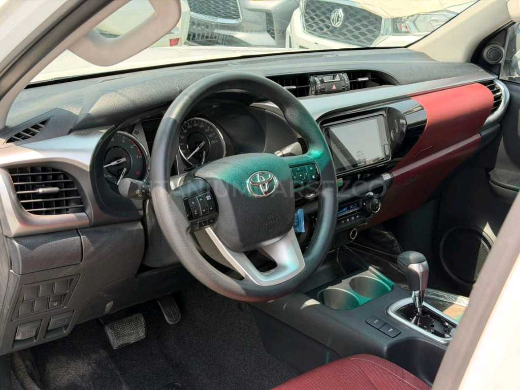 Car Image 2026 TOYOTA HILUX 2.7