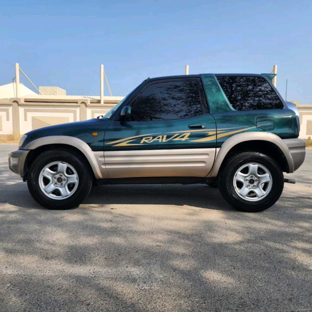 Car Image 1998 TOYOTA RAV4 