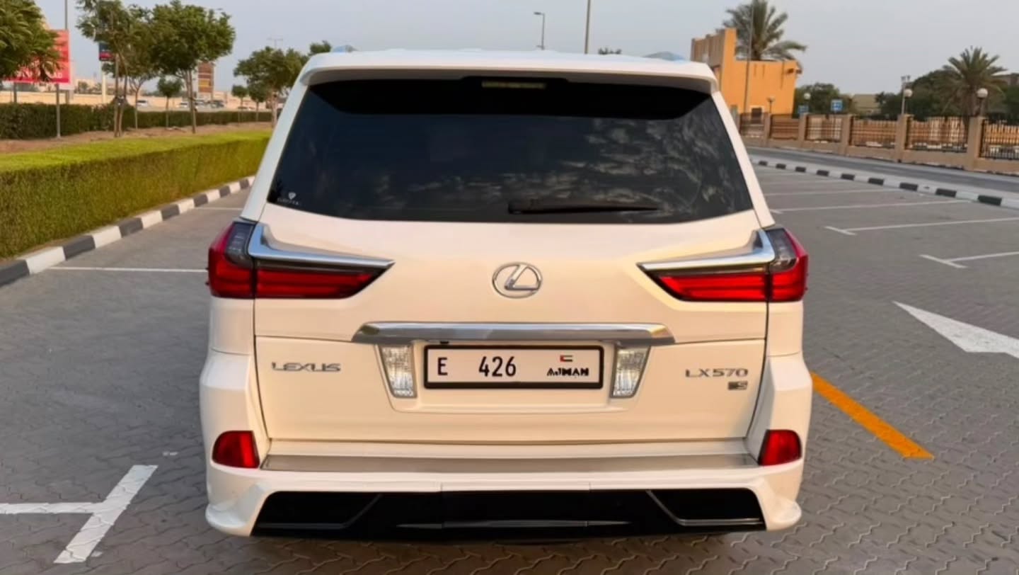 Car Image 2016 LEXUS LX 570