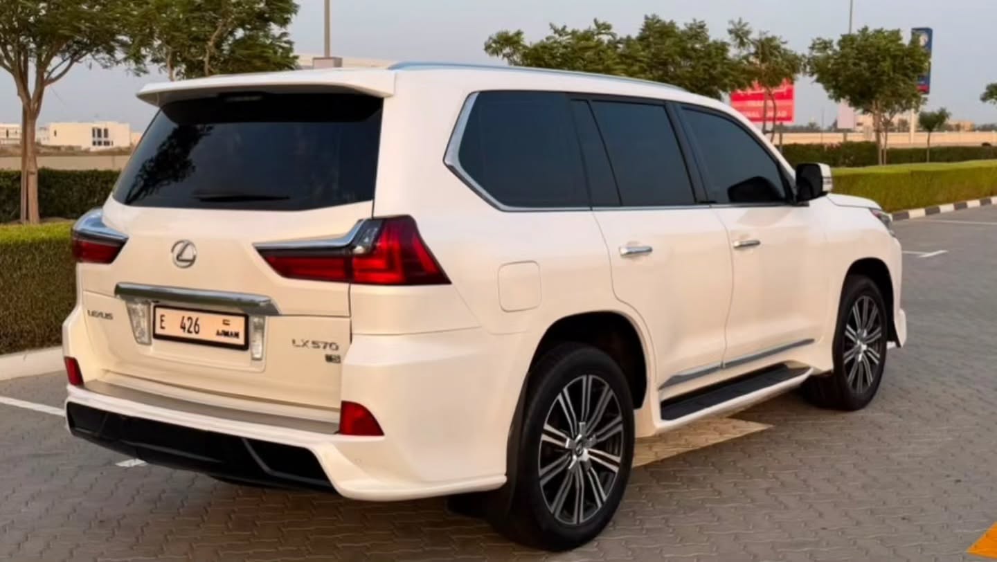 Car Image 2016 LEXUS LX 570