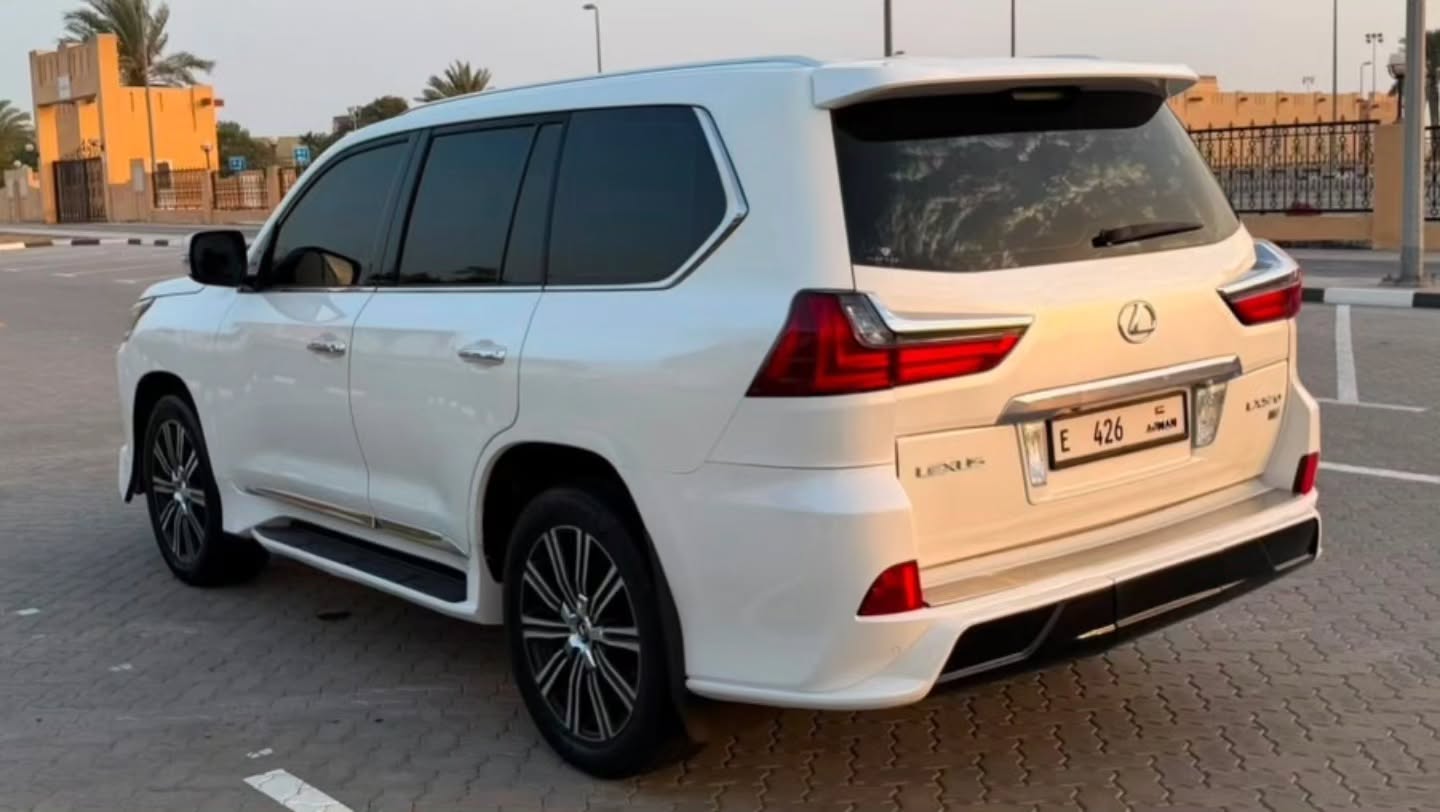 Car Image 2016 LEXUS LX 570