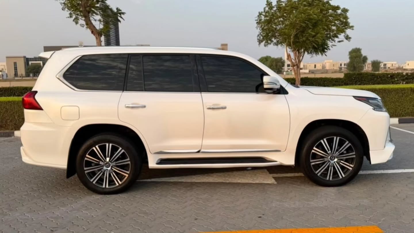 Car Image 2016 LEXUS LX 570
