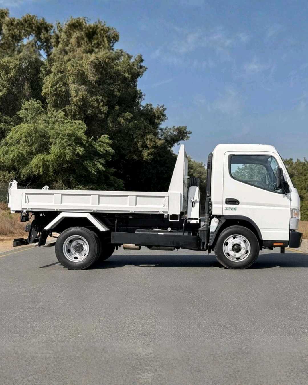 Car Image 2026 MITSUBISHI FUSO 