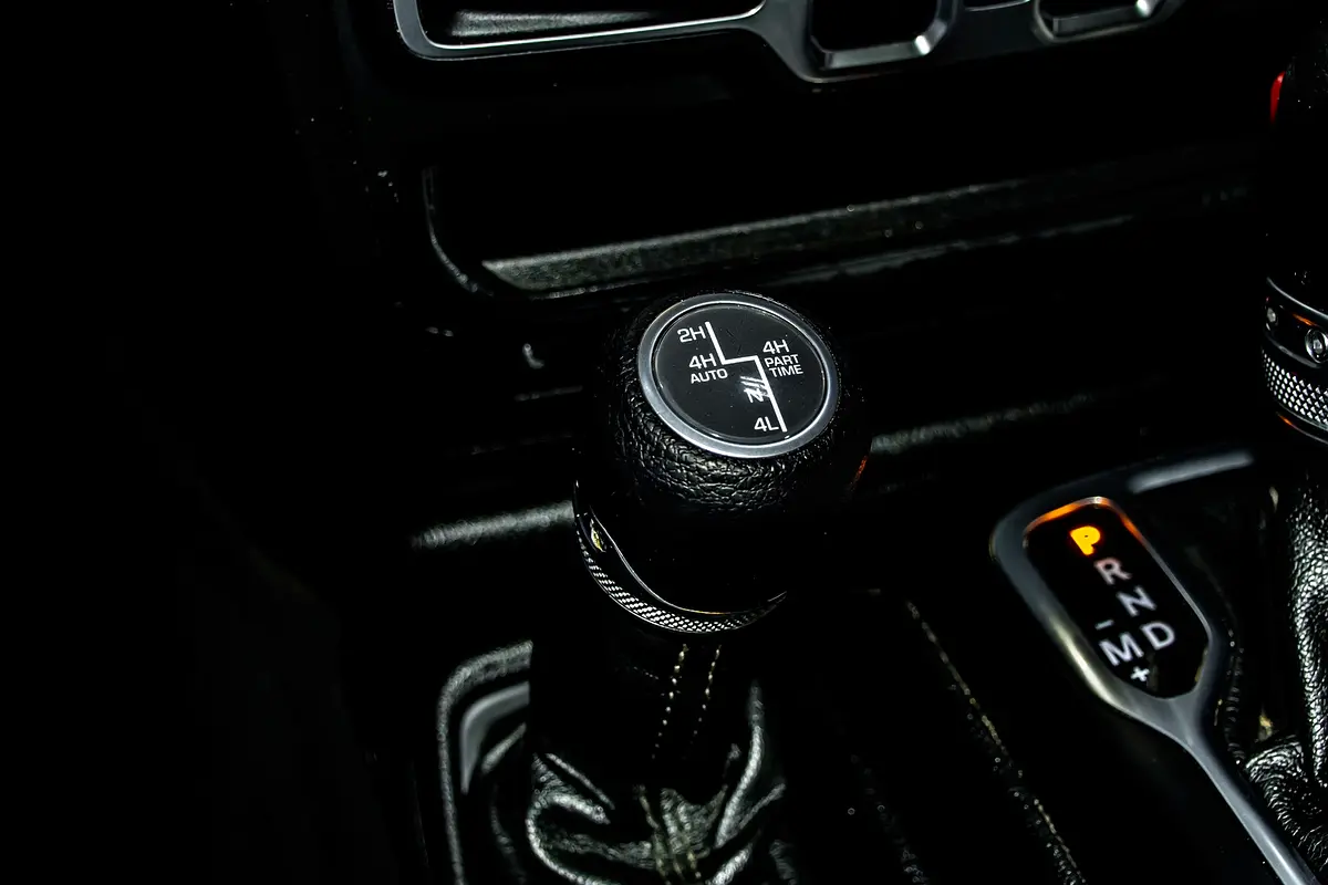 Car Image 2018 JEEP WRANGLER Sport