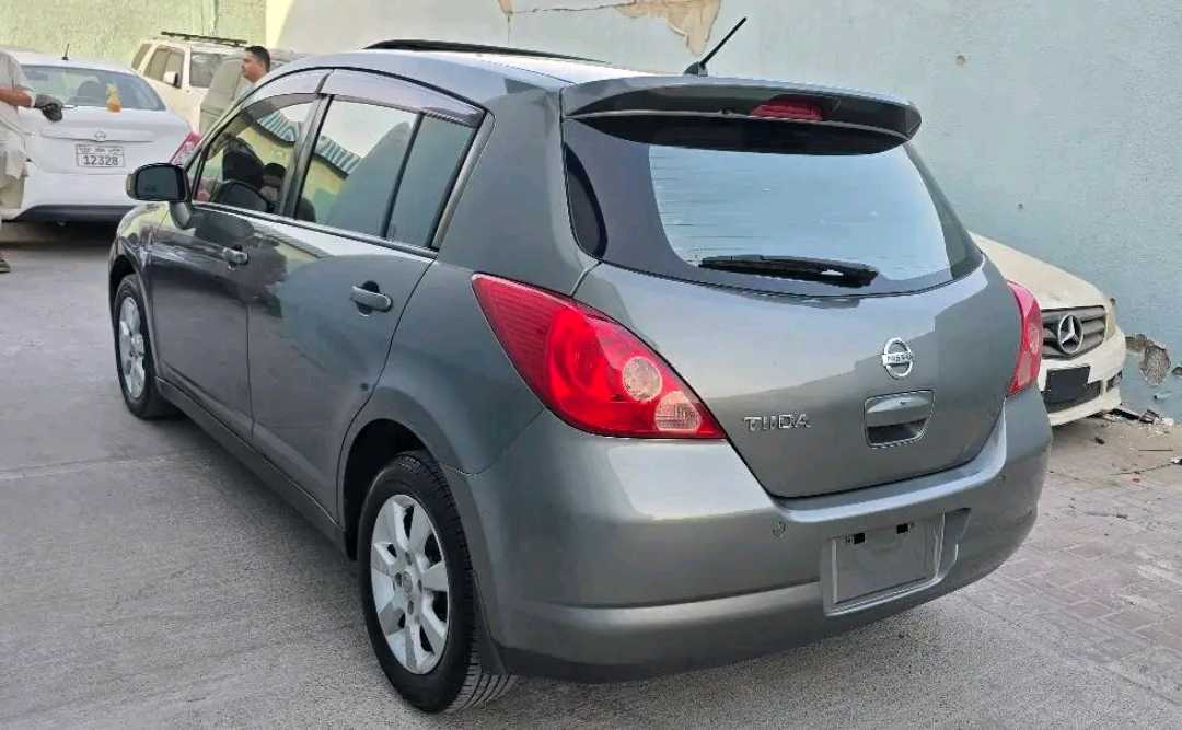 Car Image 2012 NISSAN TIIDA 