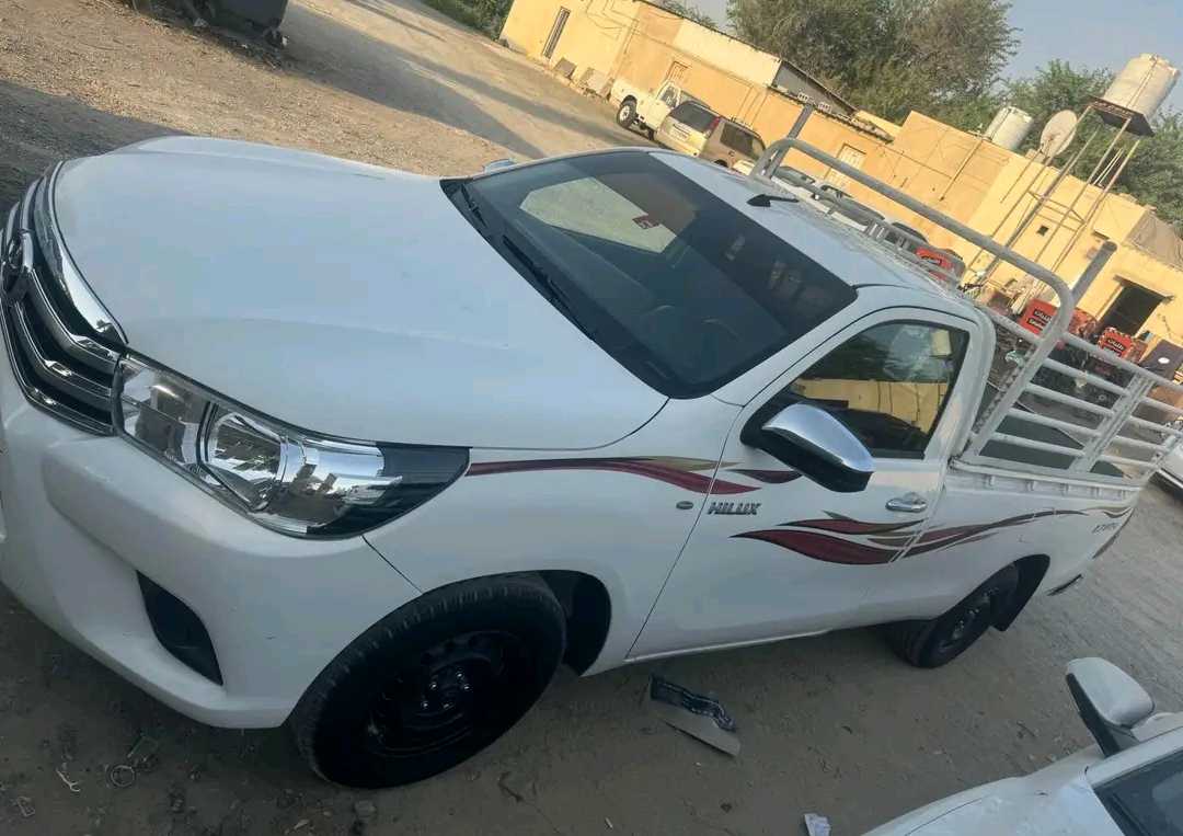 Car Image 2020 TOYOTA HILUX 