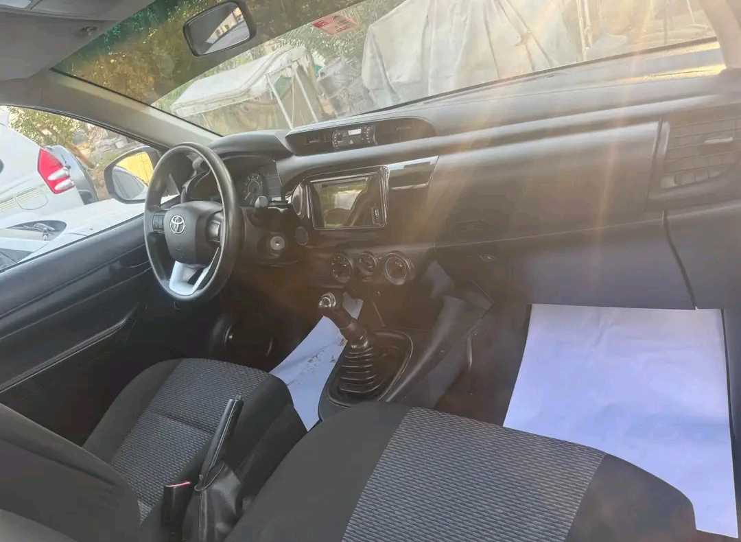 Car Image 2020 TOYOTA HILUX 