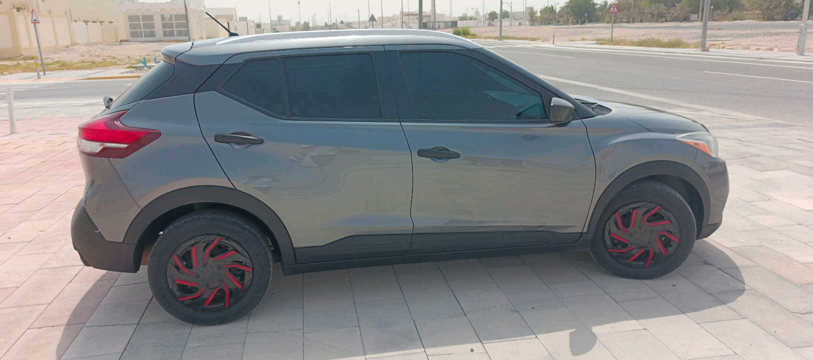 Car Image 2019 NISSAN KICKS 