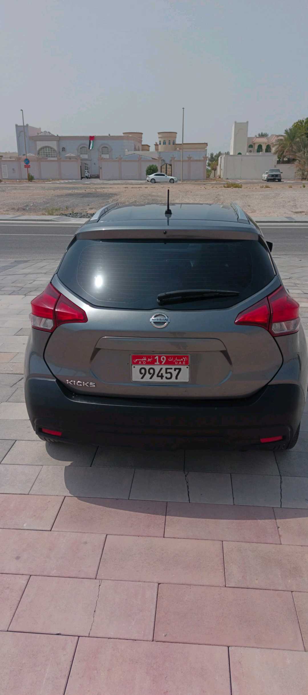Car Image 2019 NISSAN KICKS 