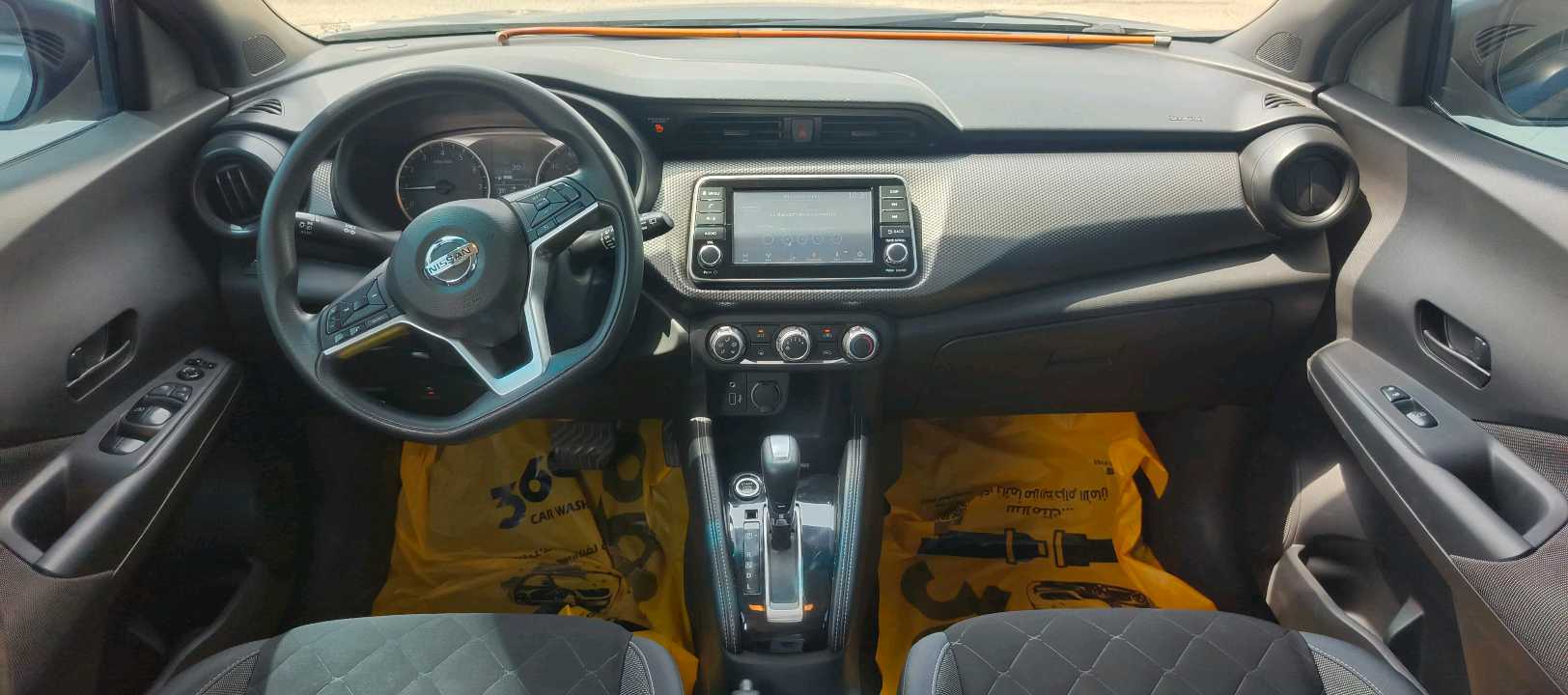 Car Image 2019 NISSAN KICKS 