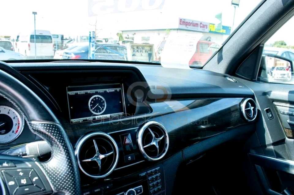 Car Image 2013 MERCEDES GLK CLASS 