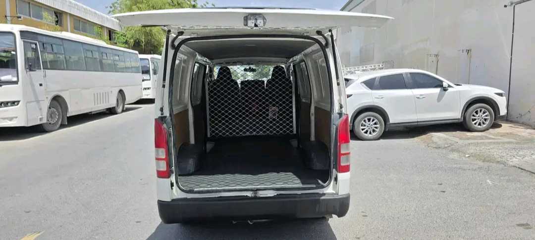 Car Image 2014 TOYOTA Hiace 