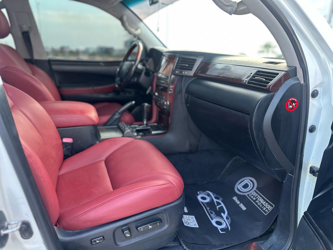 Car Image 2011 LEXUS LX 570