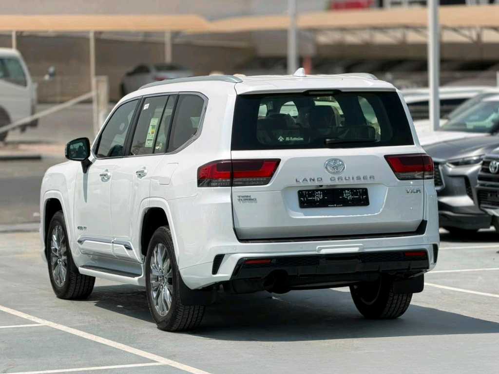 Car Image 2026 TOYOTA LAND CRUISER VX.R