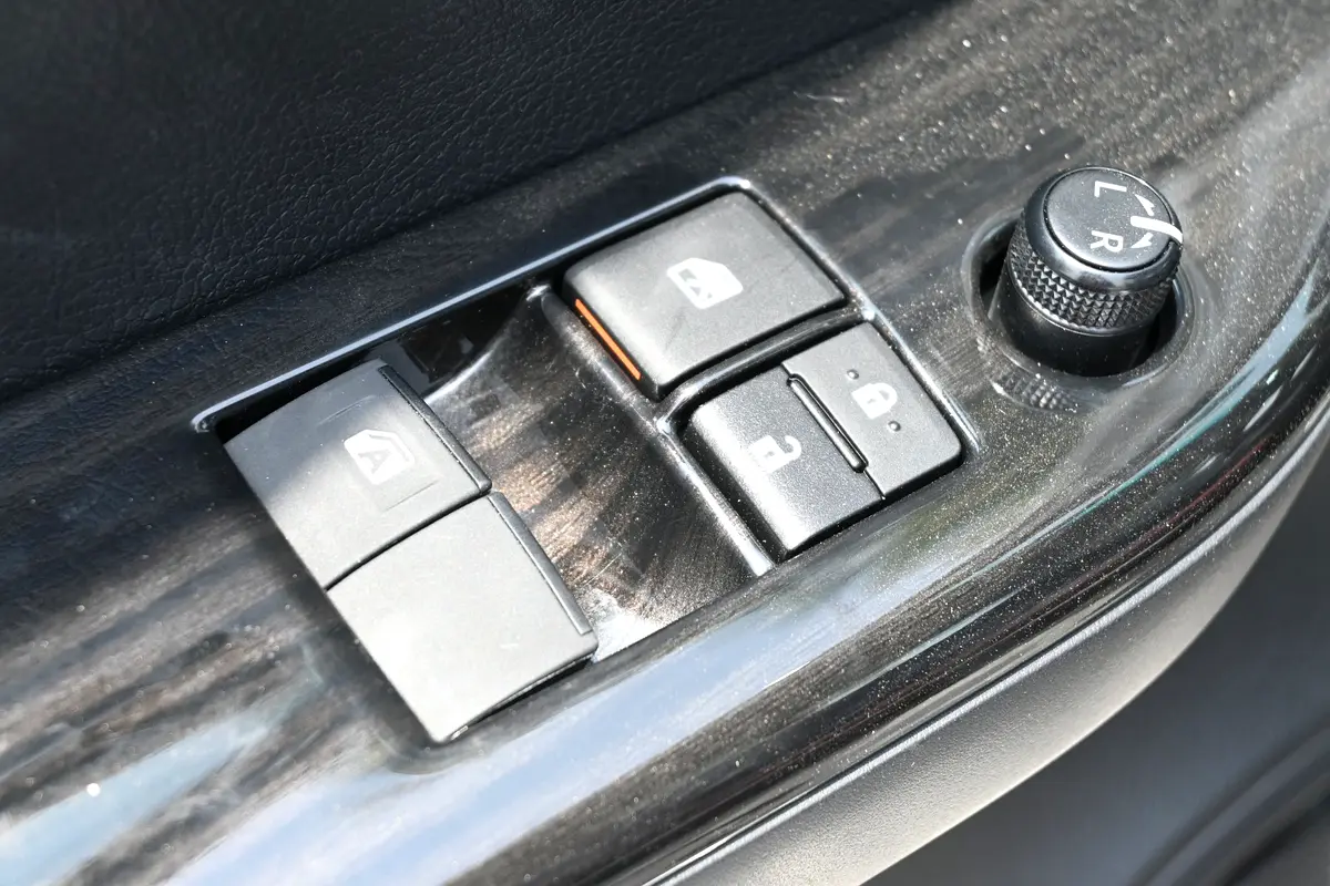 Car Image 2026 TOYOTA HILUX DLX
