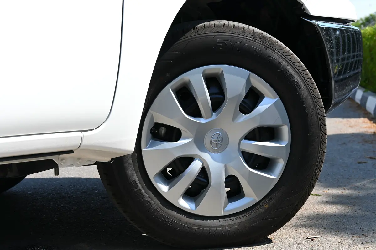 Car Image 2026 TOYOTA HILUX GL
