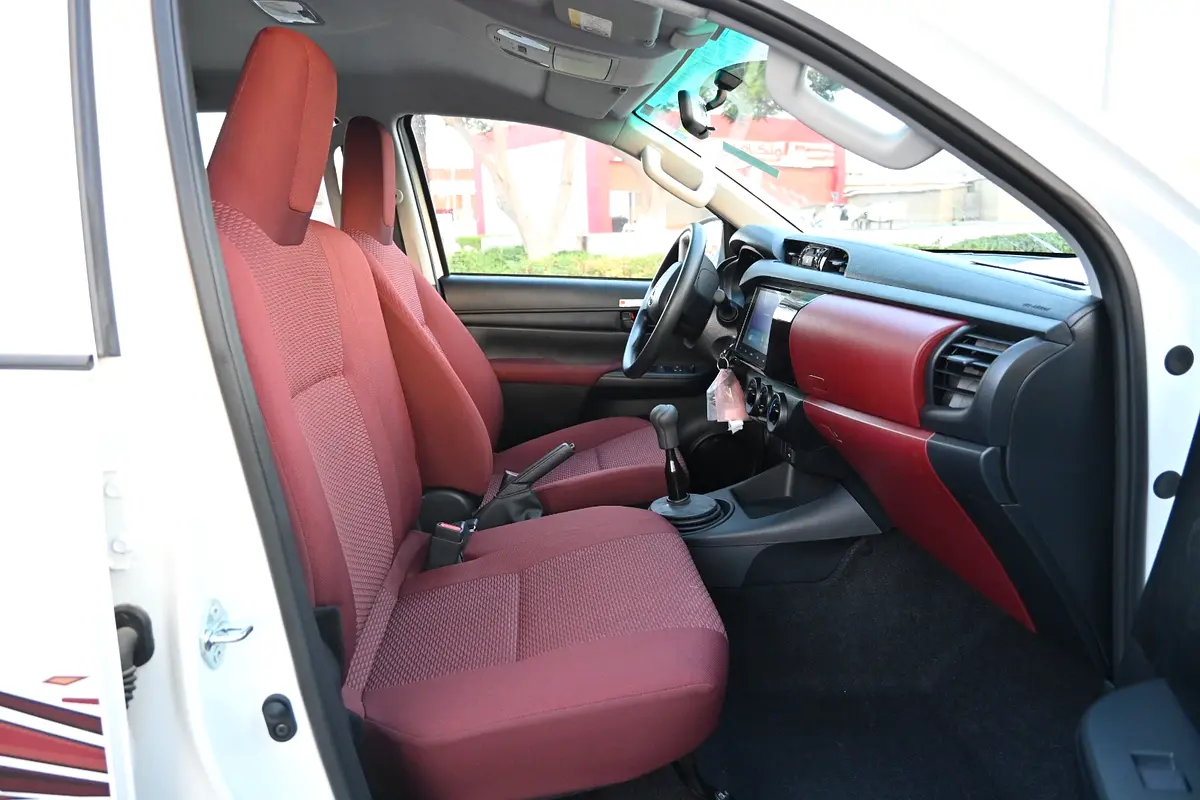 Car Image 2026 TOYOTA HILUX GL