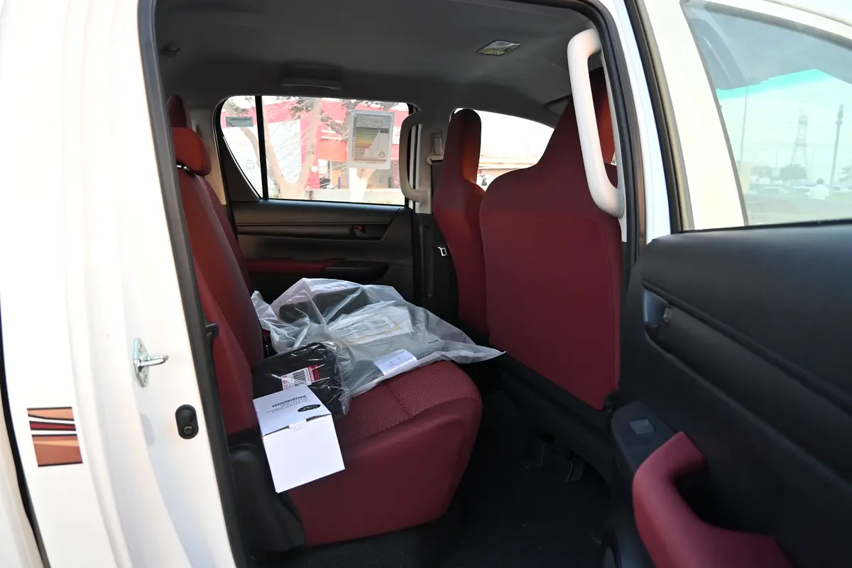 Car Image 2026 TOYOTA HILUX GL