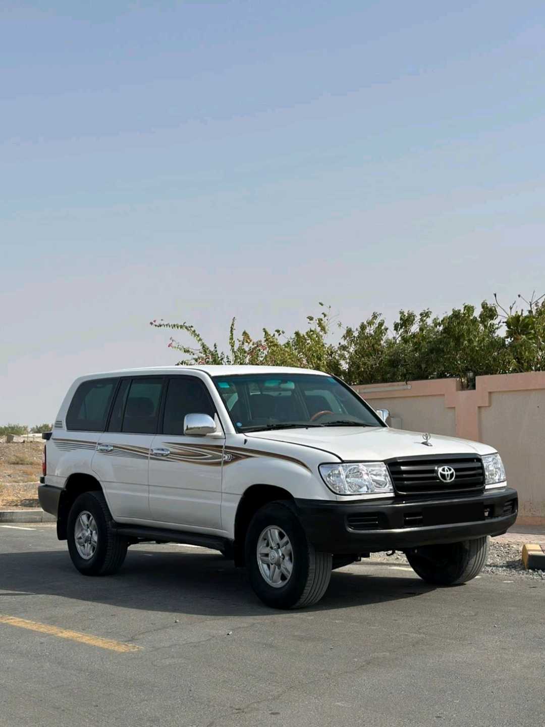 Car Image 1999 TOYOTA LAND CRUISER VX.R