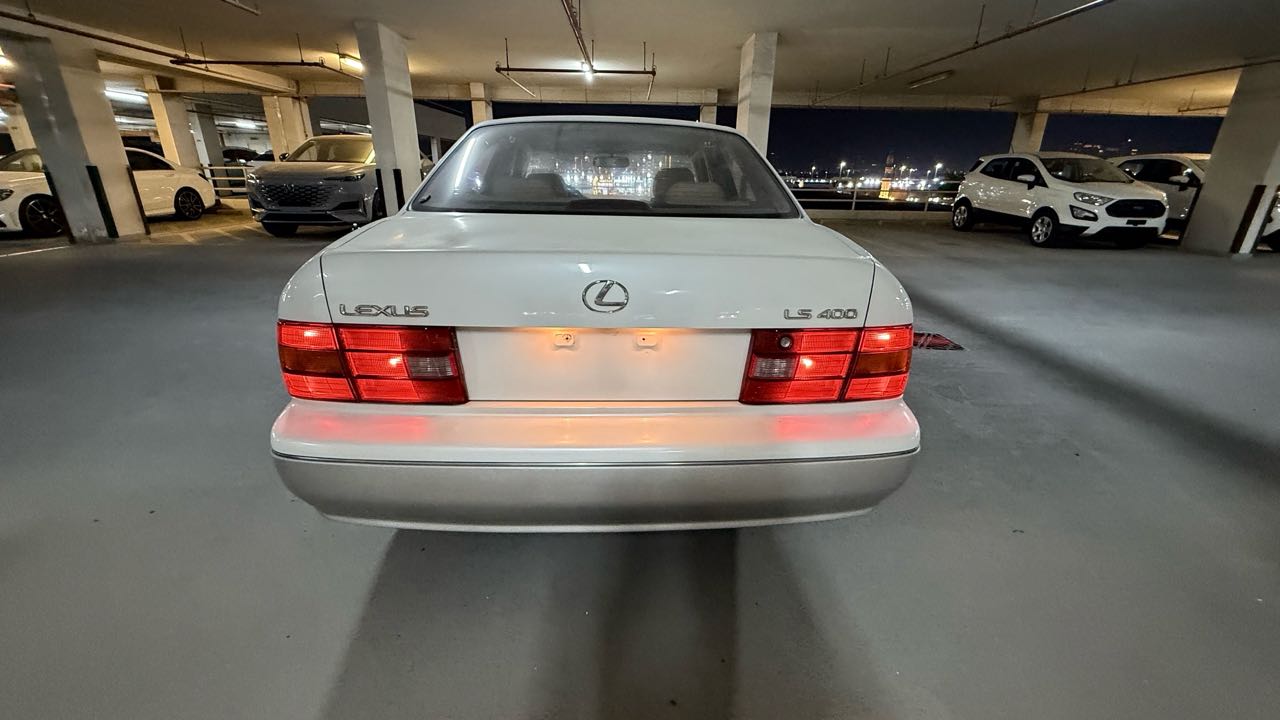 Car Image 1996 LEXUS LS 400