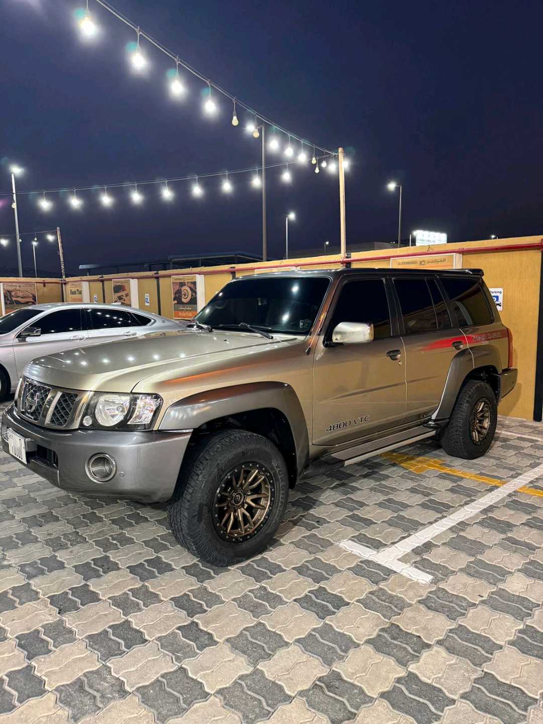 Car Image 2019 NISSAN SAFARI 