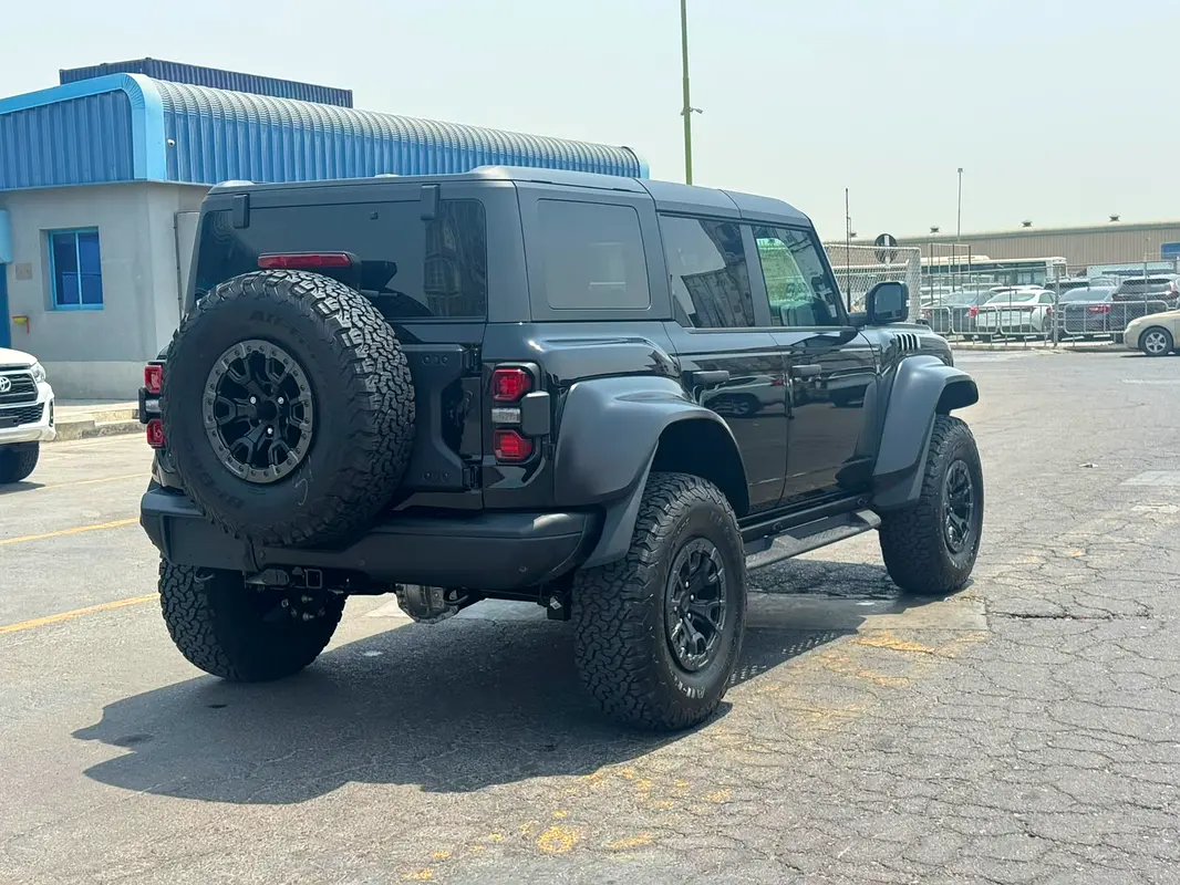 Car Image 2025 FORD BRONCO 