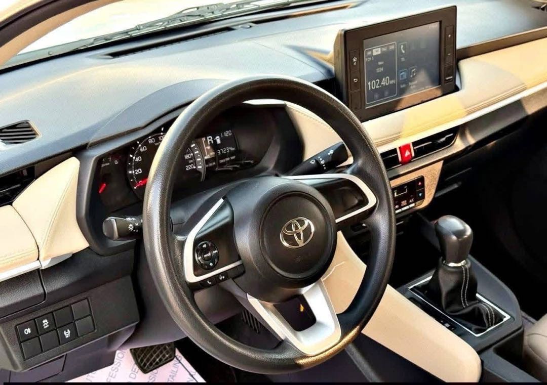 Car Image 2023 TOYOTA YARIS 1.5