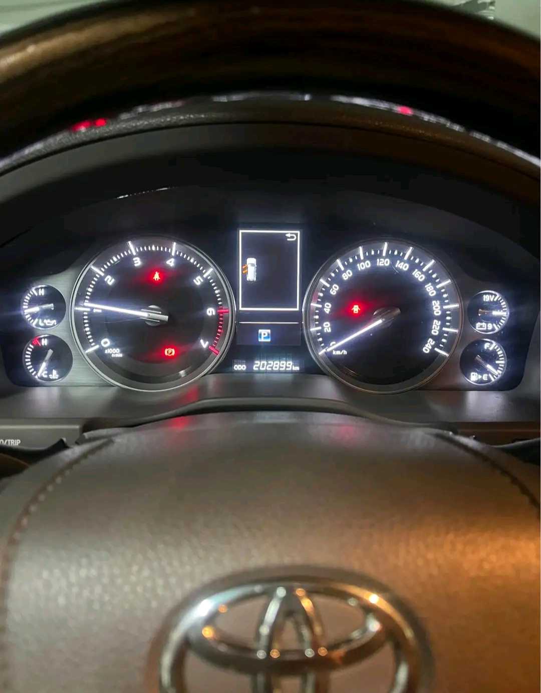 Car Image 2019 TOYOTA LAND CRUISER GX.R
