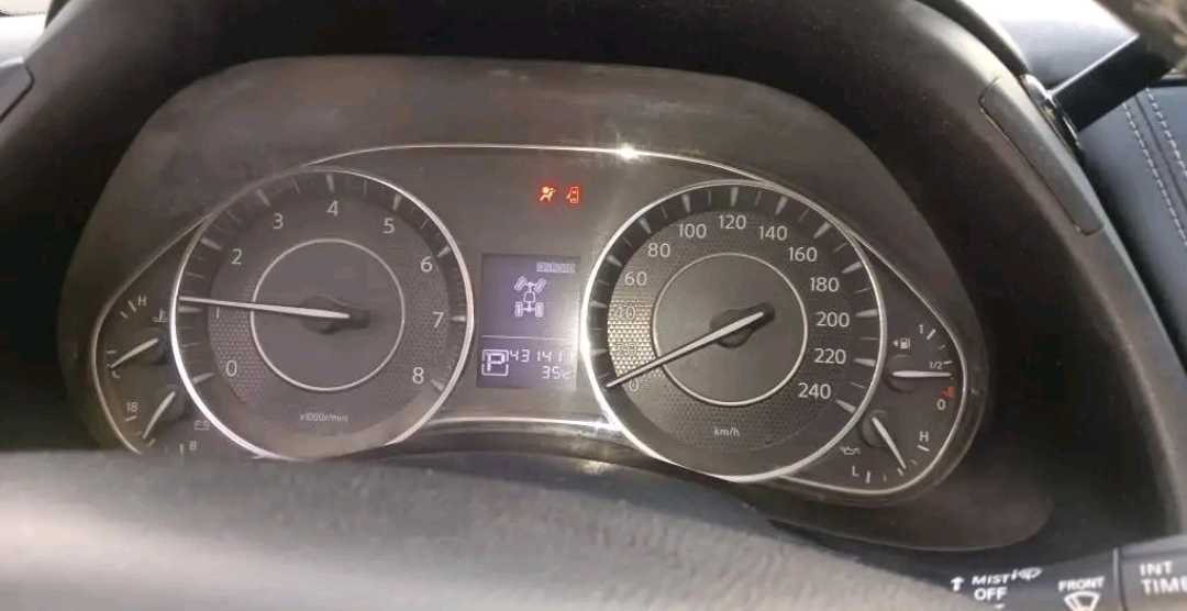 Car Image 2014 NISSAN PATROL 