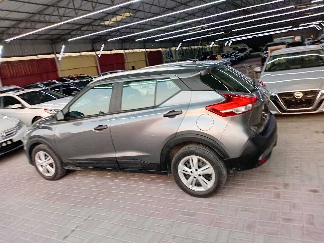 Car Image 2018 NISSAN KICKS 