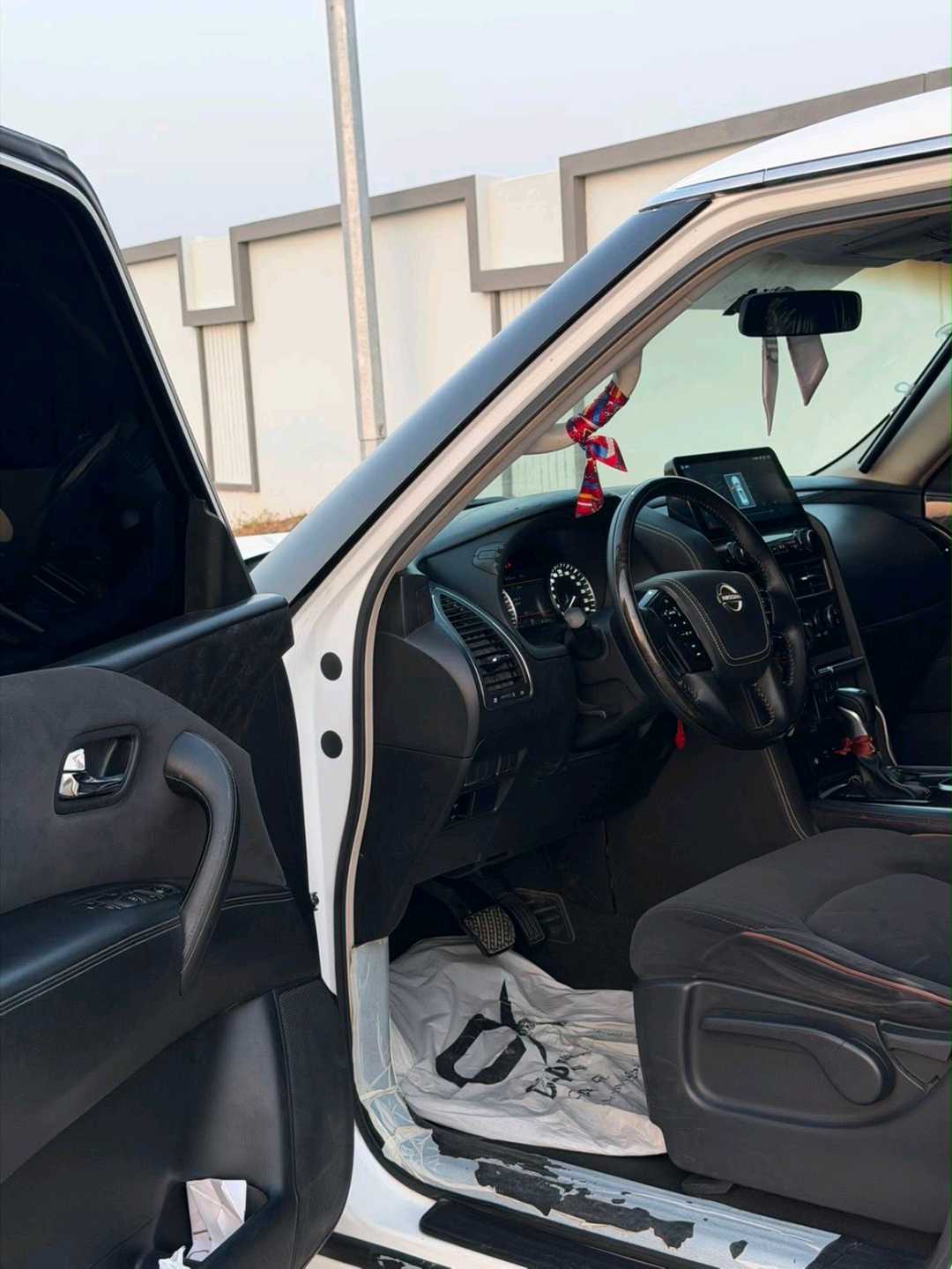 Car Image 2014 NISSAN PATROL Platinum