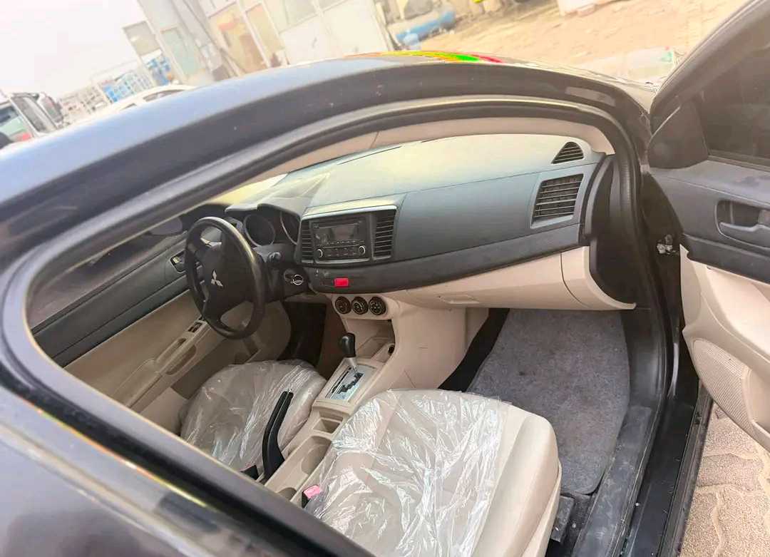 Car Image 2015 MITSUBISHI LANCER 