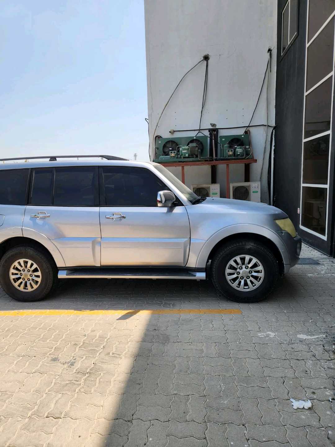 Car Image 2013 MITSUBISHI PAJERO 