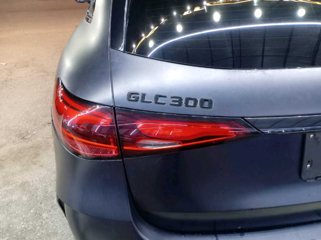 Car Image 2023 MERCEDES GLC CLASS 