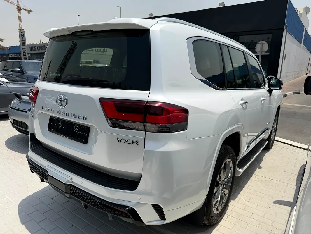 Car Image 2026 TOYOTA LAND CRUISER VX.R