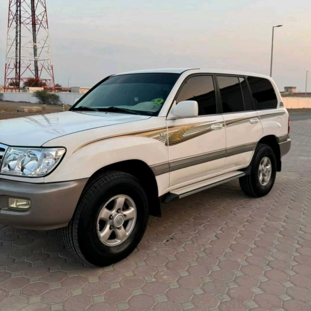 Car Image 1998 TOYOTA LAND CRUISER VX.R