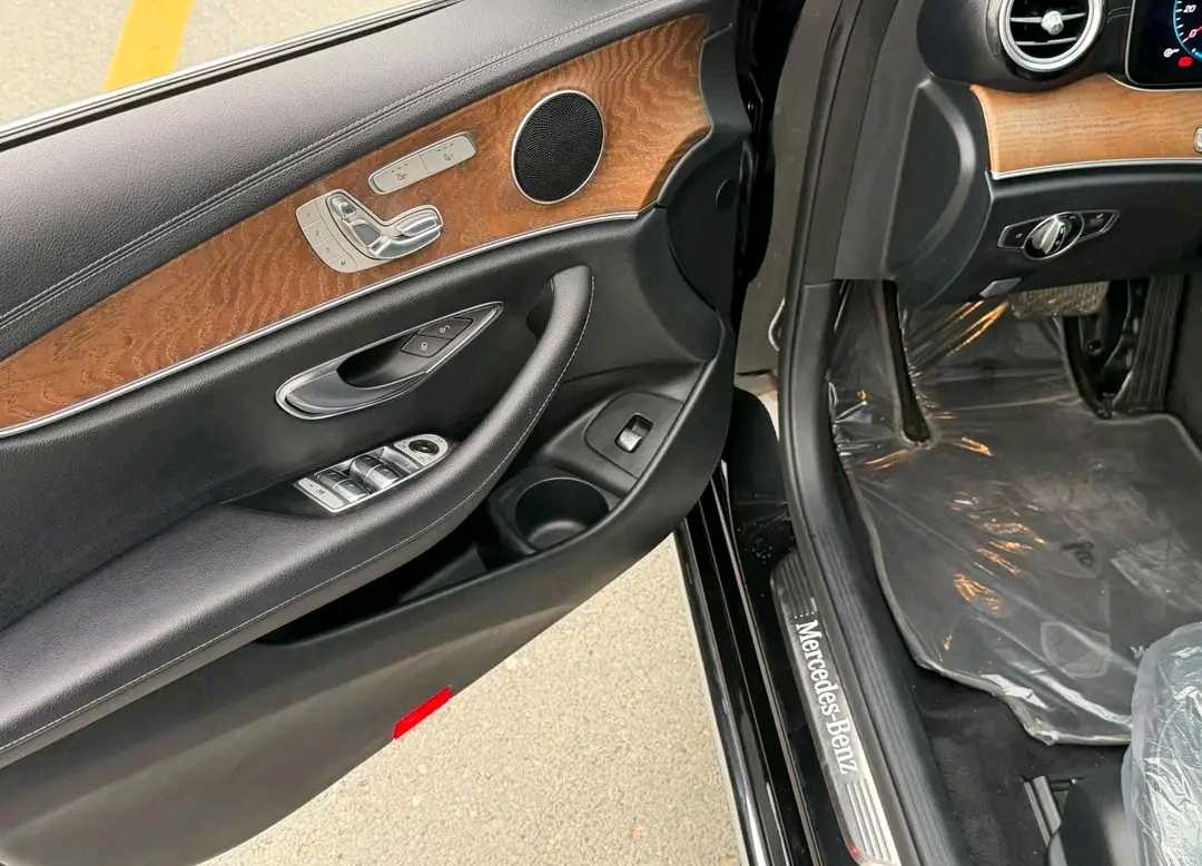 Car Image 2021 MERCEDES E Class 350
