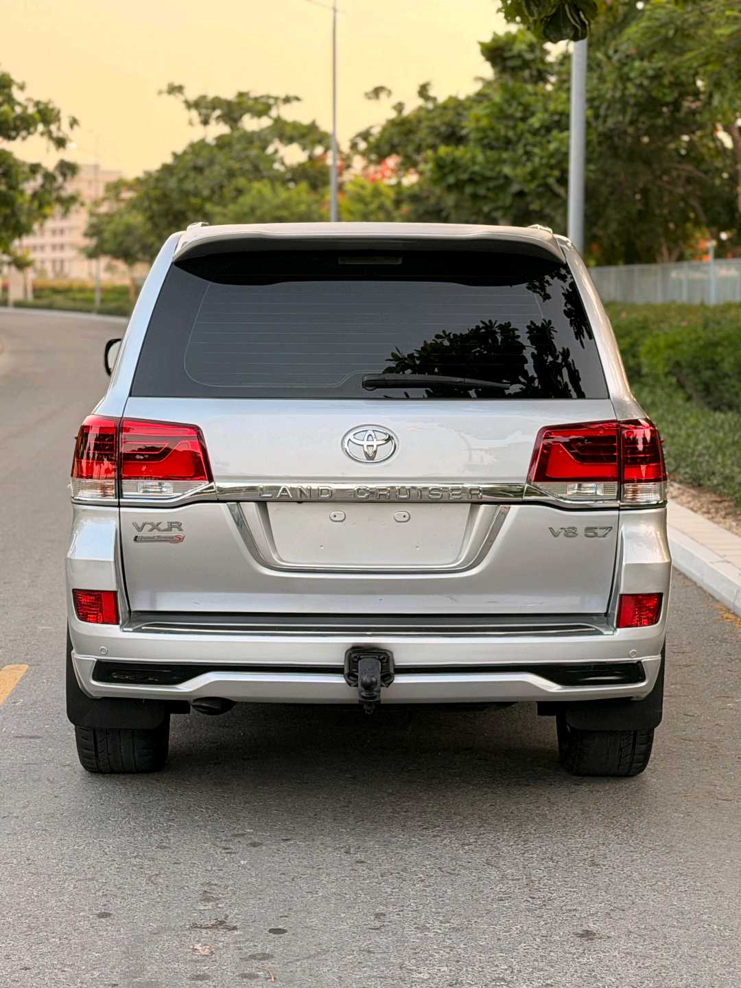 Car Image 2014 TOYOTA LAND CRUISER VX.R