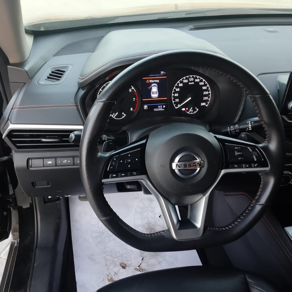 Car Image 2021 NISSAN ALTIMA SR