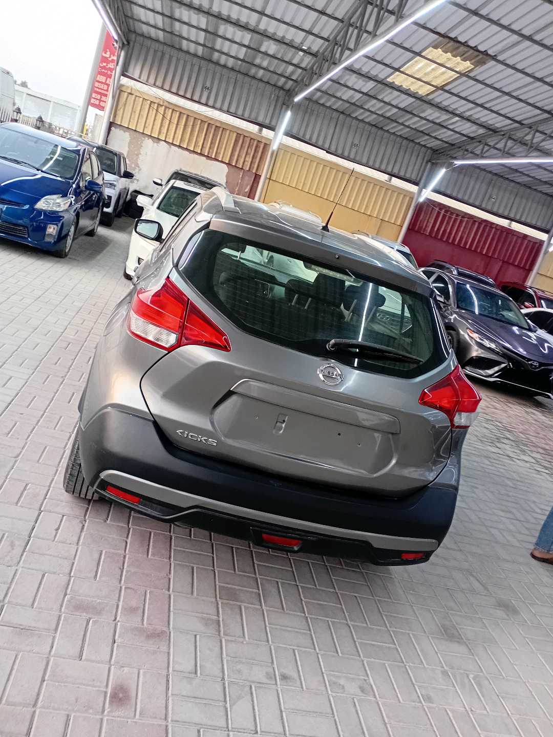 Car Image 2018 NISSAN KICKS 