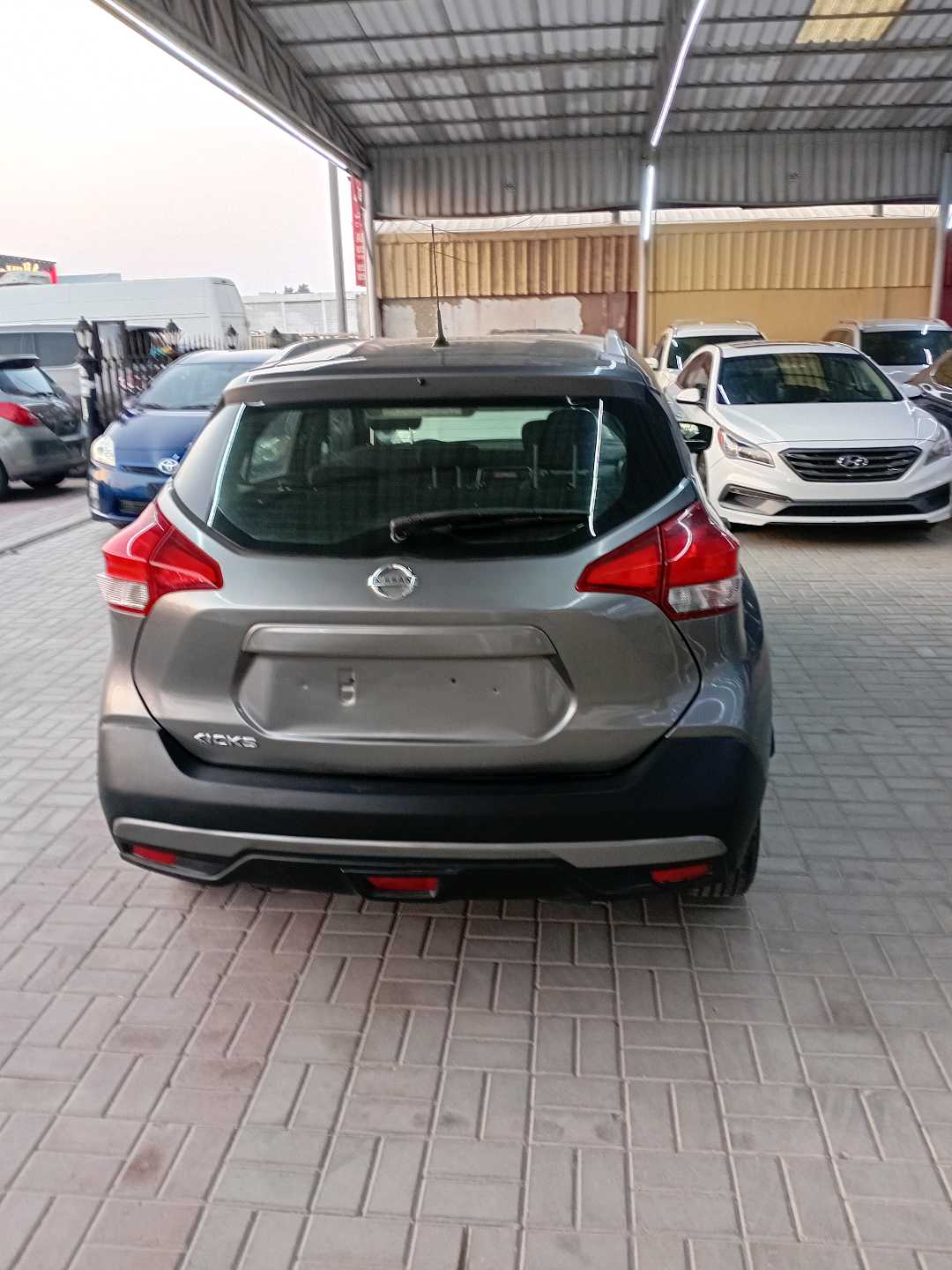 Car Image 2018 NISSAN KICKS 