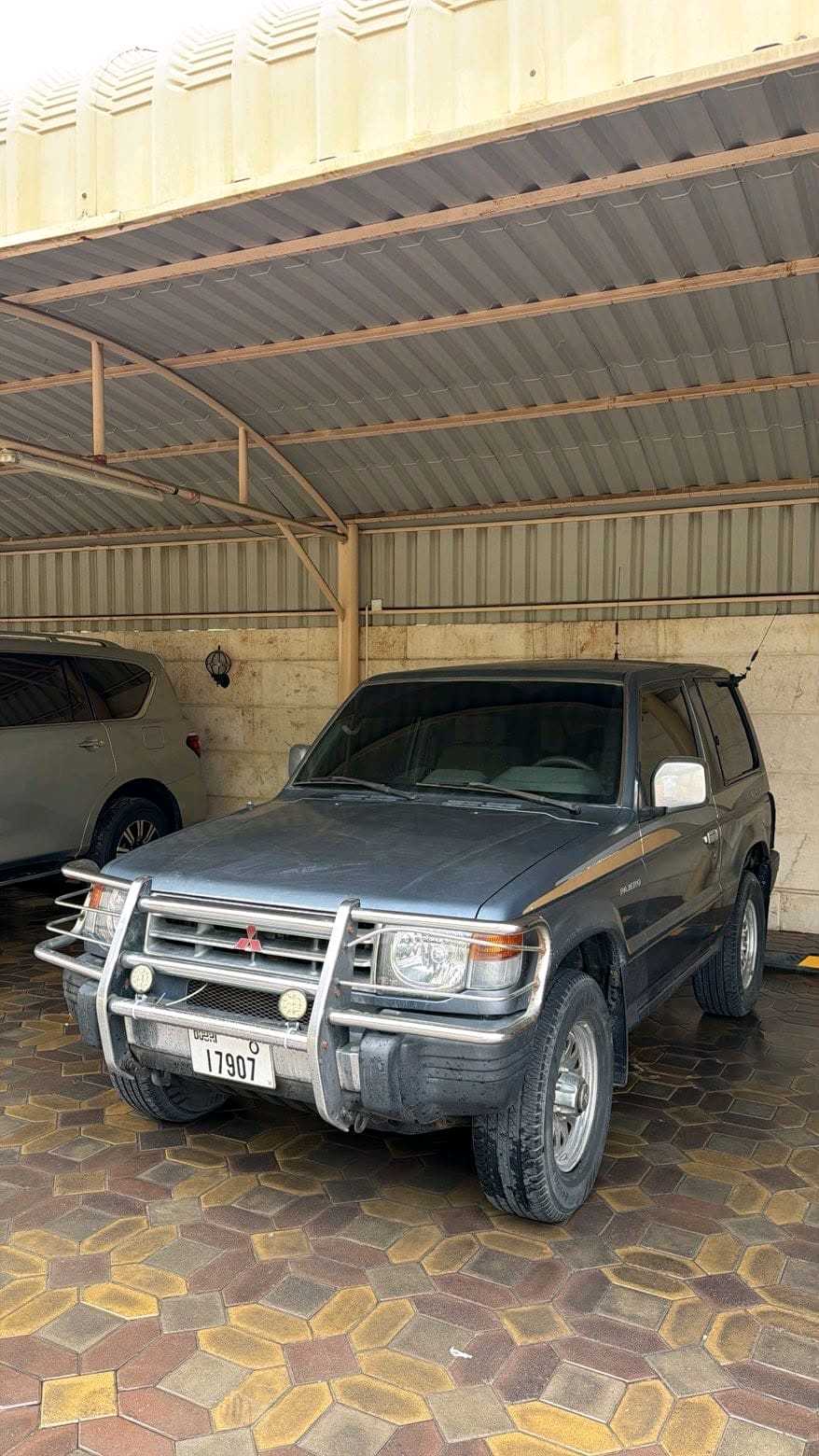 Car Image 1998 MITSUBISHI PAJERO 