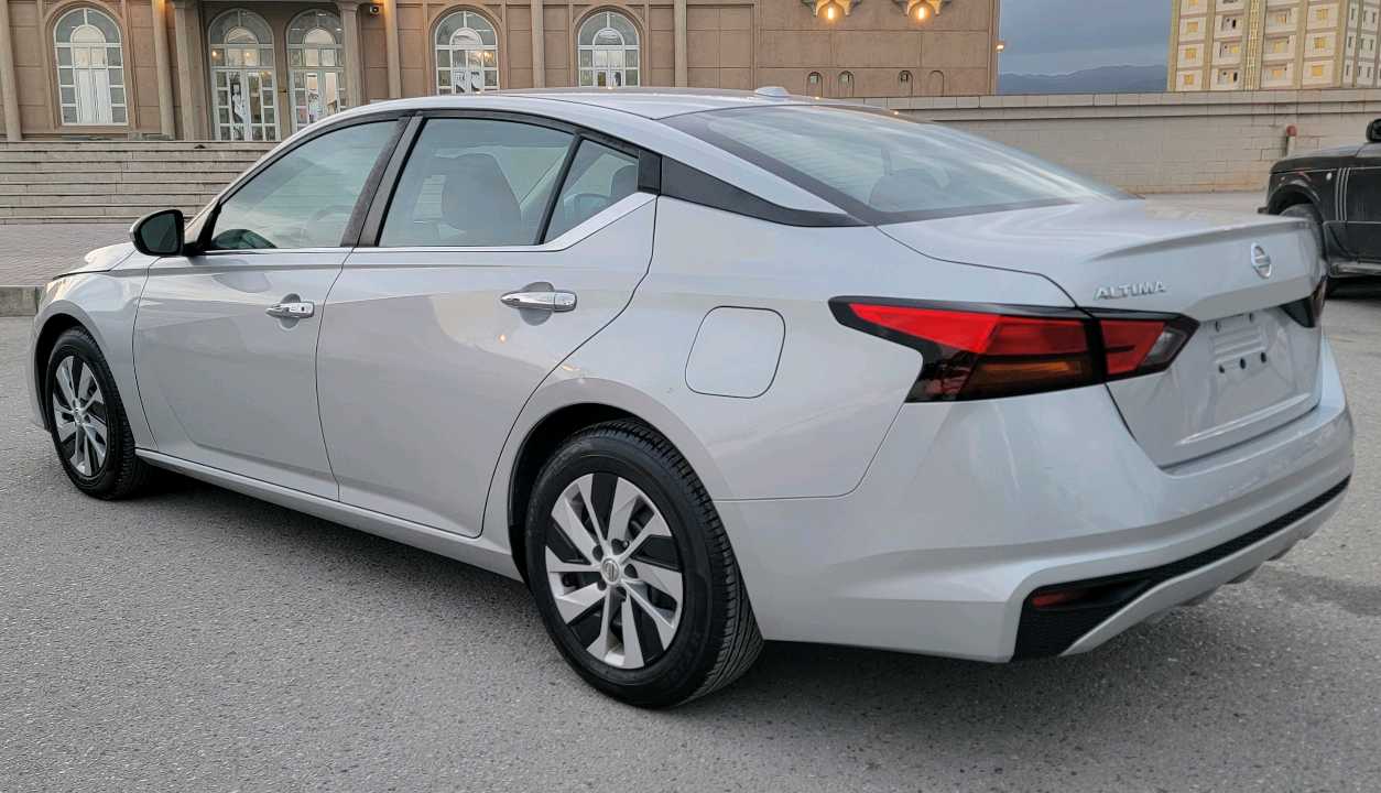 Car Image 2020 NISSAN ALTIMA S