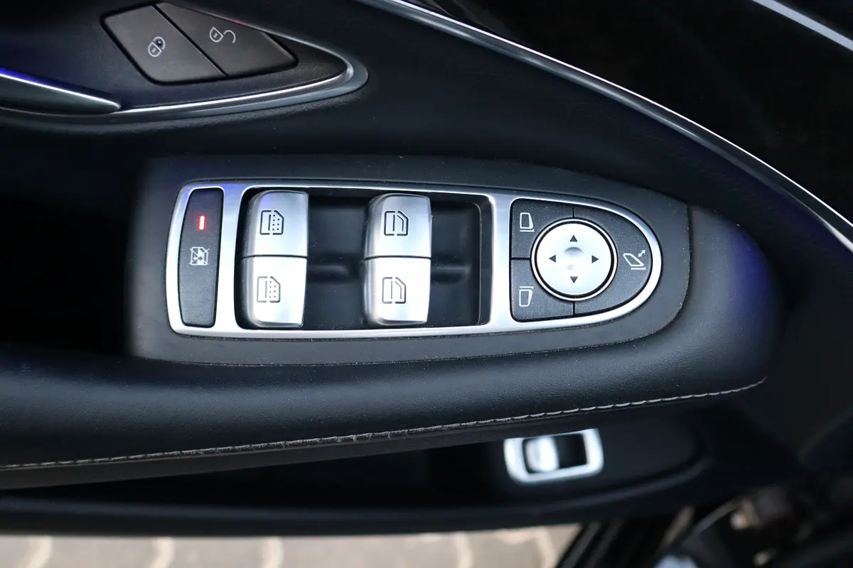 Car Image 2015 MERCEDES S Class 550