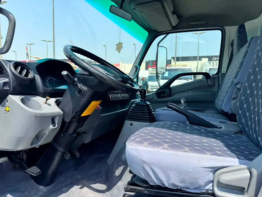 Car Image 2019 HINO 300 